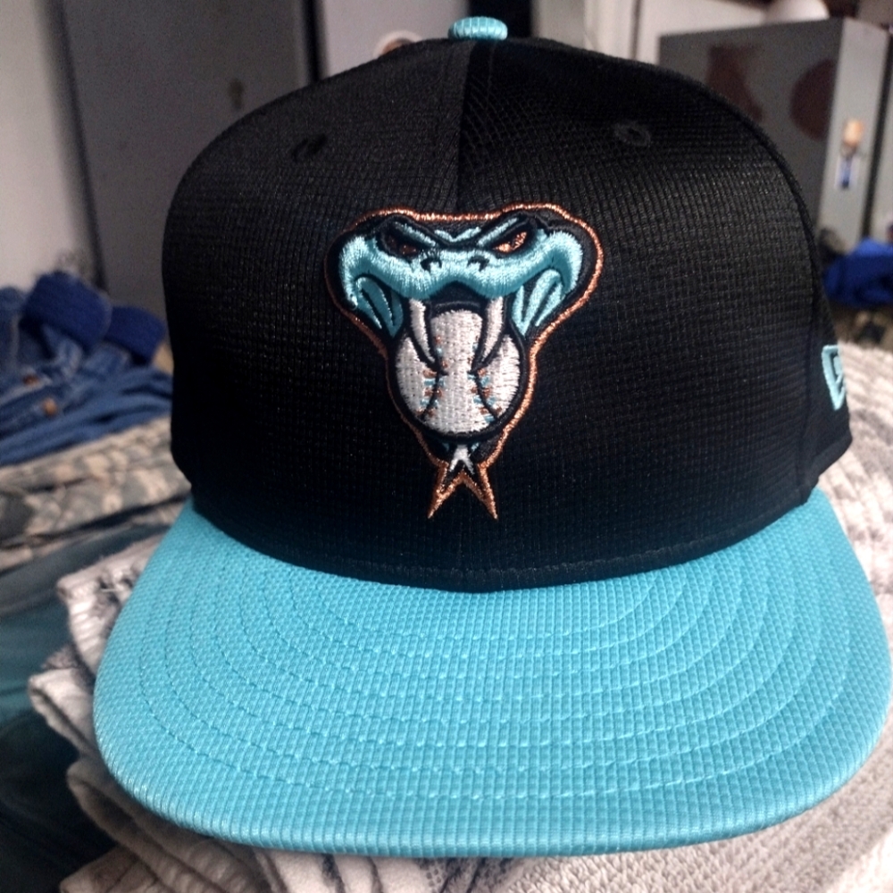 🚨AZ DIAMONDBACKS Fitted field hat!!
